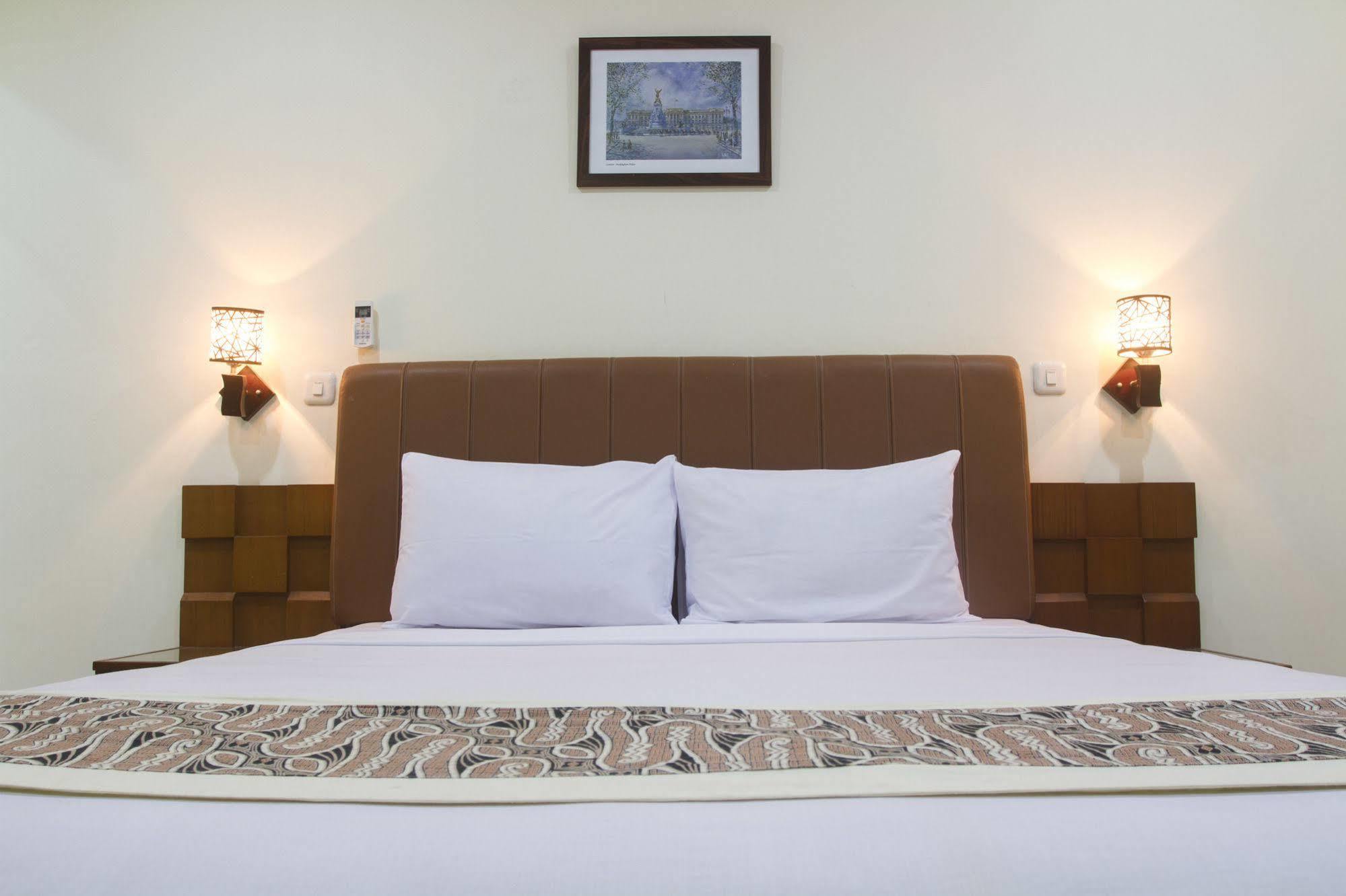 House Of Arsonia Tulip Hotel Jakarta Bagian luar foto